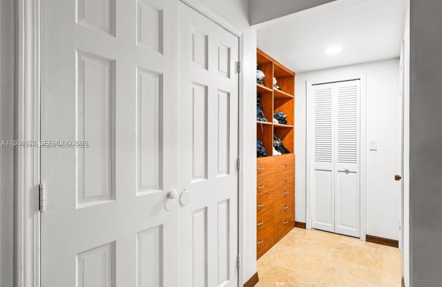 CRICKET CLUB CONDO · #811 in Miami - Photo 8