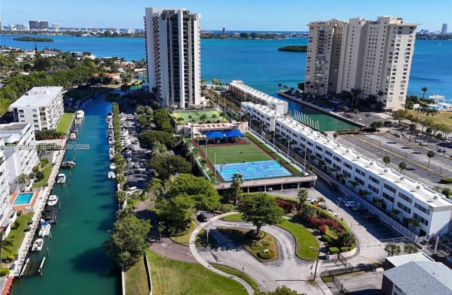 CRICKET CLUB CONDO · #811 in Miami - Photo 25