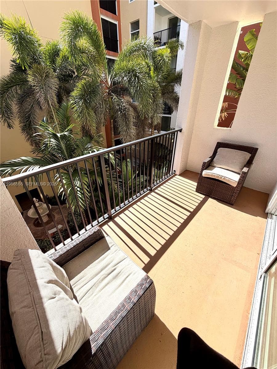 Porto Bellagio · #2419 in Sunny Isles Beach - Photo 12