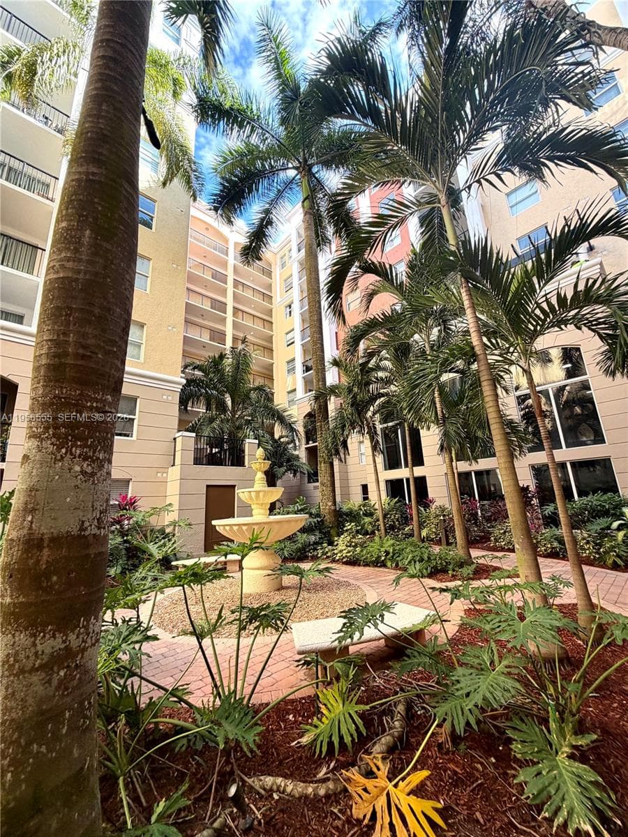 Porto Bellagio · #2419 in Sunny Isles Beach - Photo 19