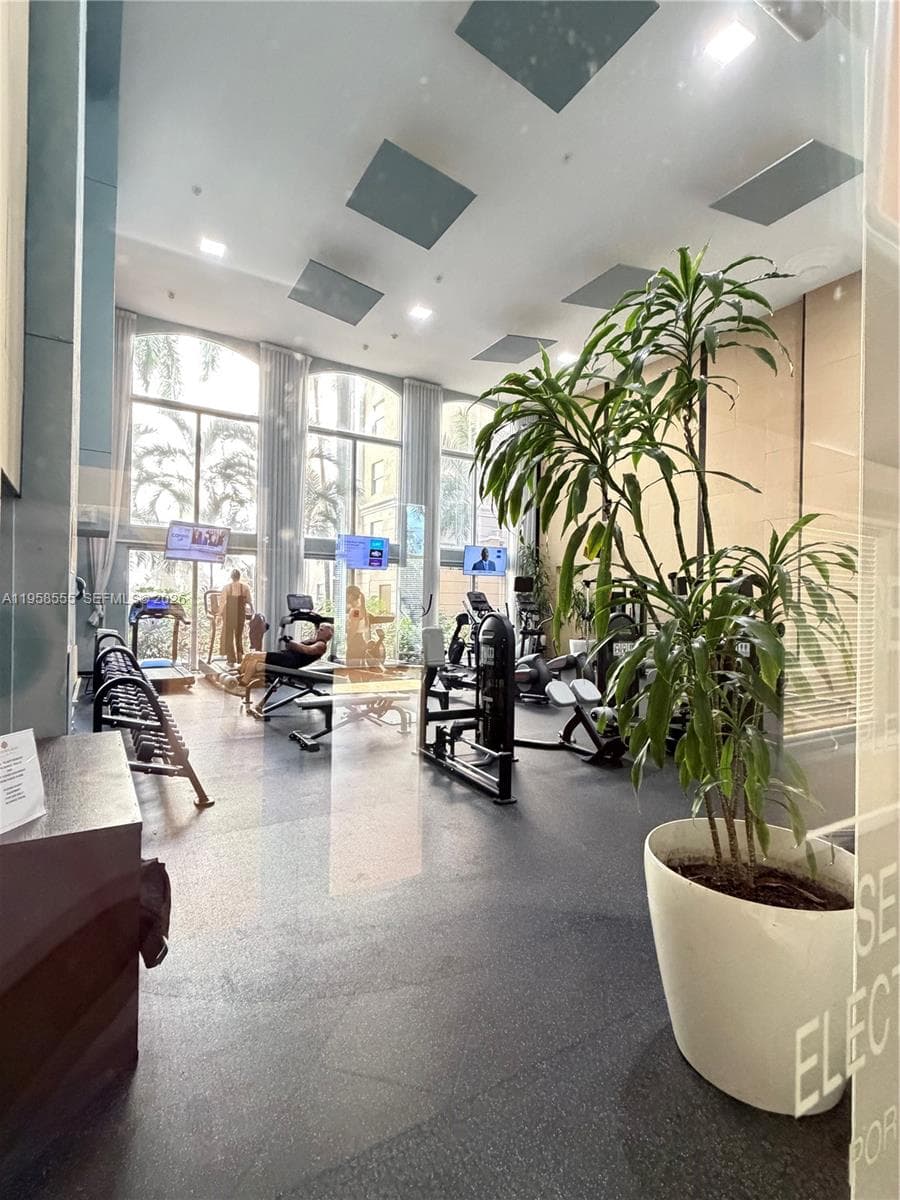 Porto Bellagio · #2419 in Sunny Isles Beach - Photo 25