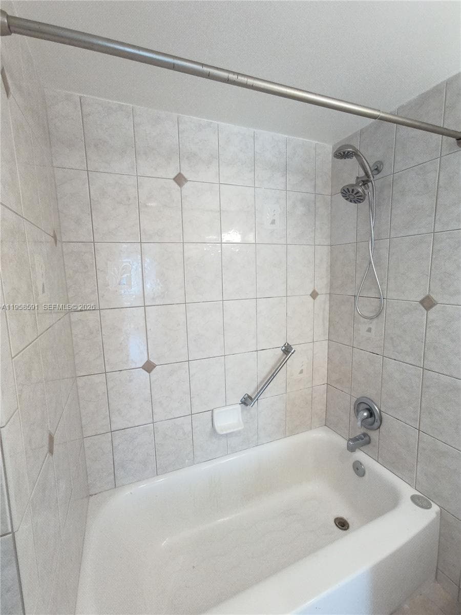 crystal cove · #2B in Hallandale Beach - Photo 23
