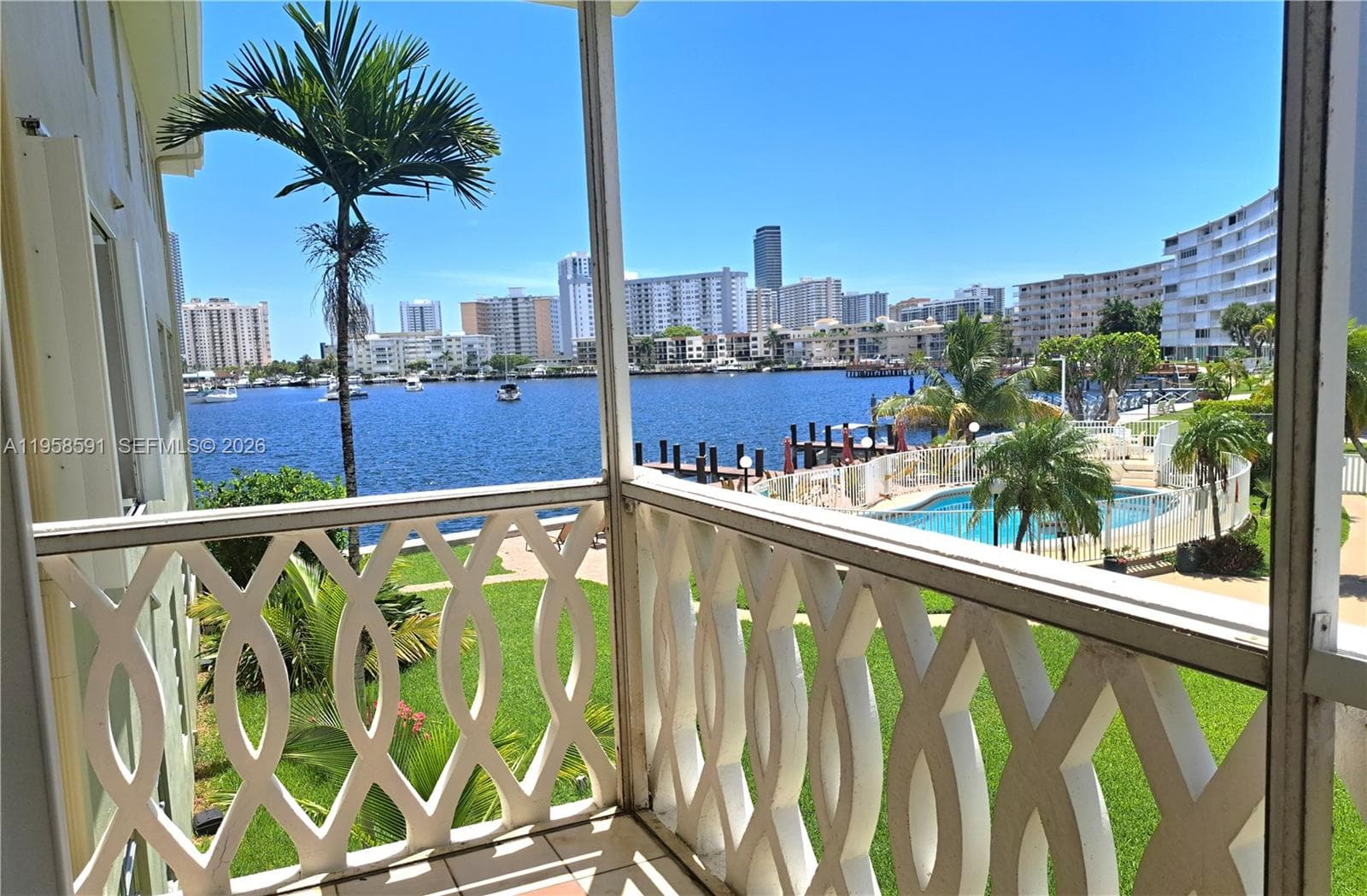 crystal cove · #2B in Hallandale Beach - Photo 1