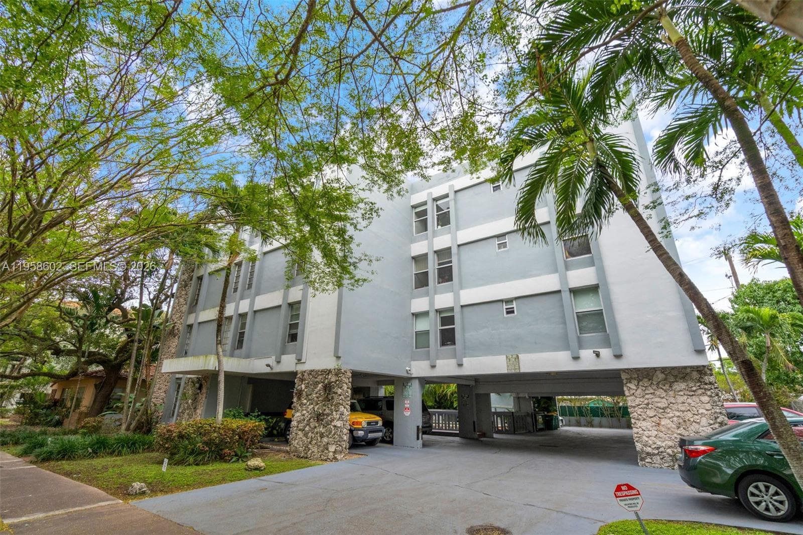 BARCELONA COURT CONDO · #403 in Coral Gables - Photo 3
