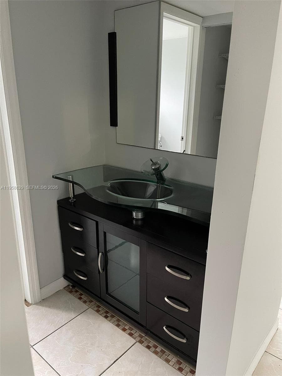 VILLAGE AT DADELAND CONDO · #H113 in Miami - Photo 14