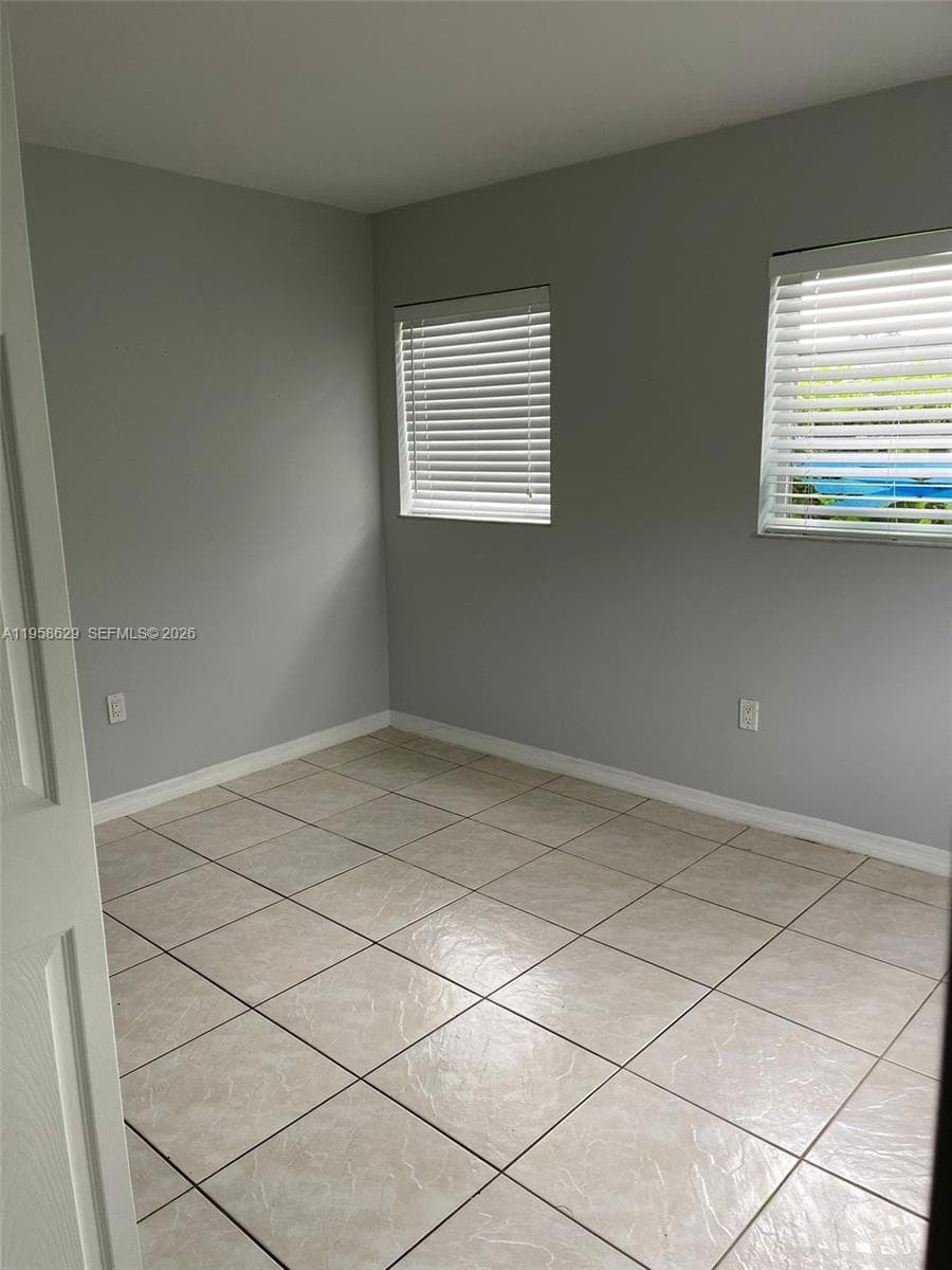VILLAGE AT DADELAND CONDO · #H113 in Miami - Photo 8