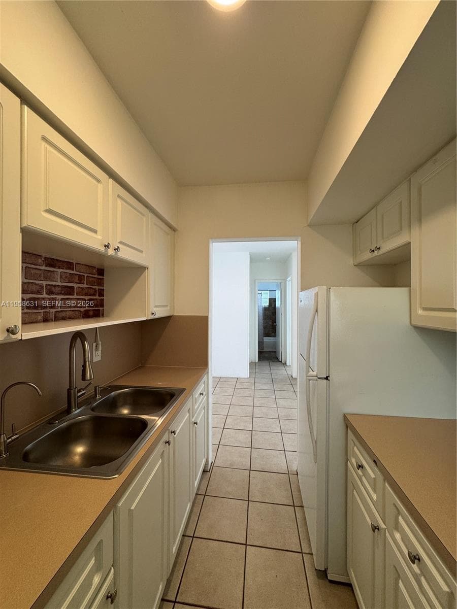 921 MERIDIAN AVE APTS CON · #7 in Miami Beach - Photo 24