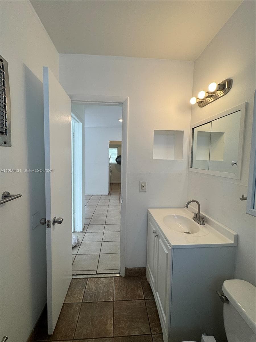 921 MERIDIAN AVE APTS CON · #7 in Miami Beach - Photo 15