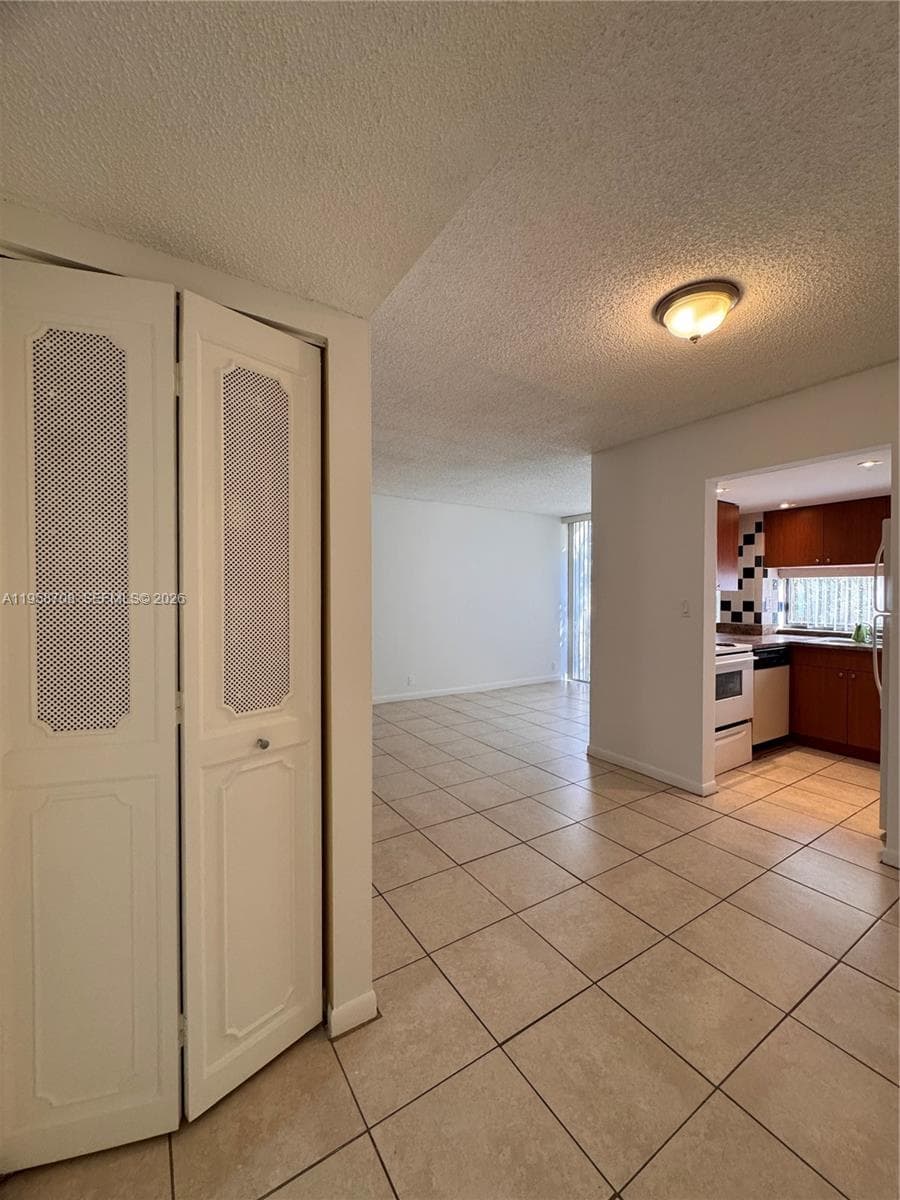 PLAZA OF AMERICAS CONDO P · #117 in Sunny Isles Beach - Photo 20