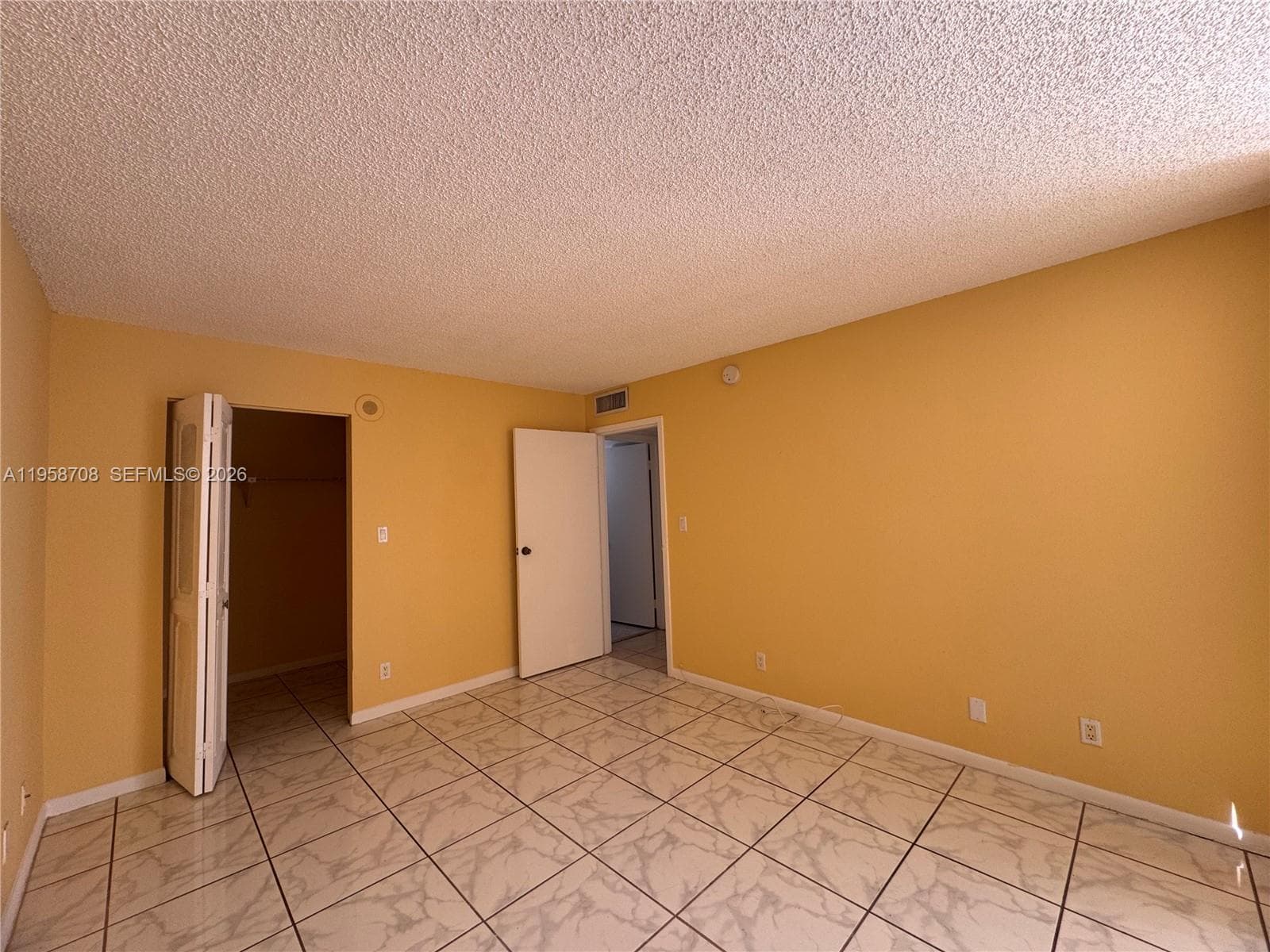 PLAZA OF AMERICAS CONDO P · #117 in Sunny Isles Beach - Photo 11