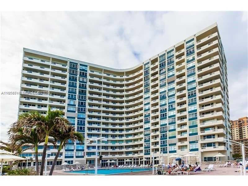 PARKER DORADO CONDO · #1602 in Hallandale Beach - Photo 1