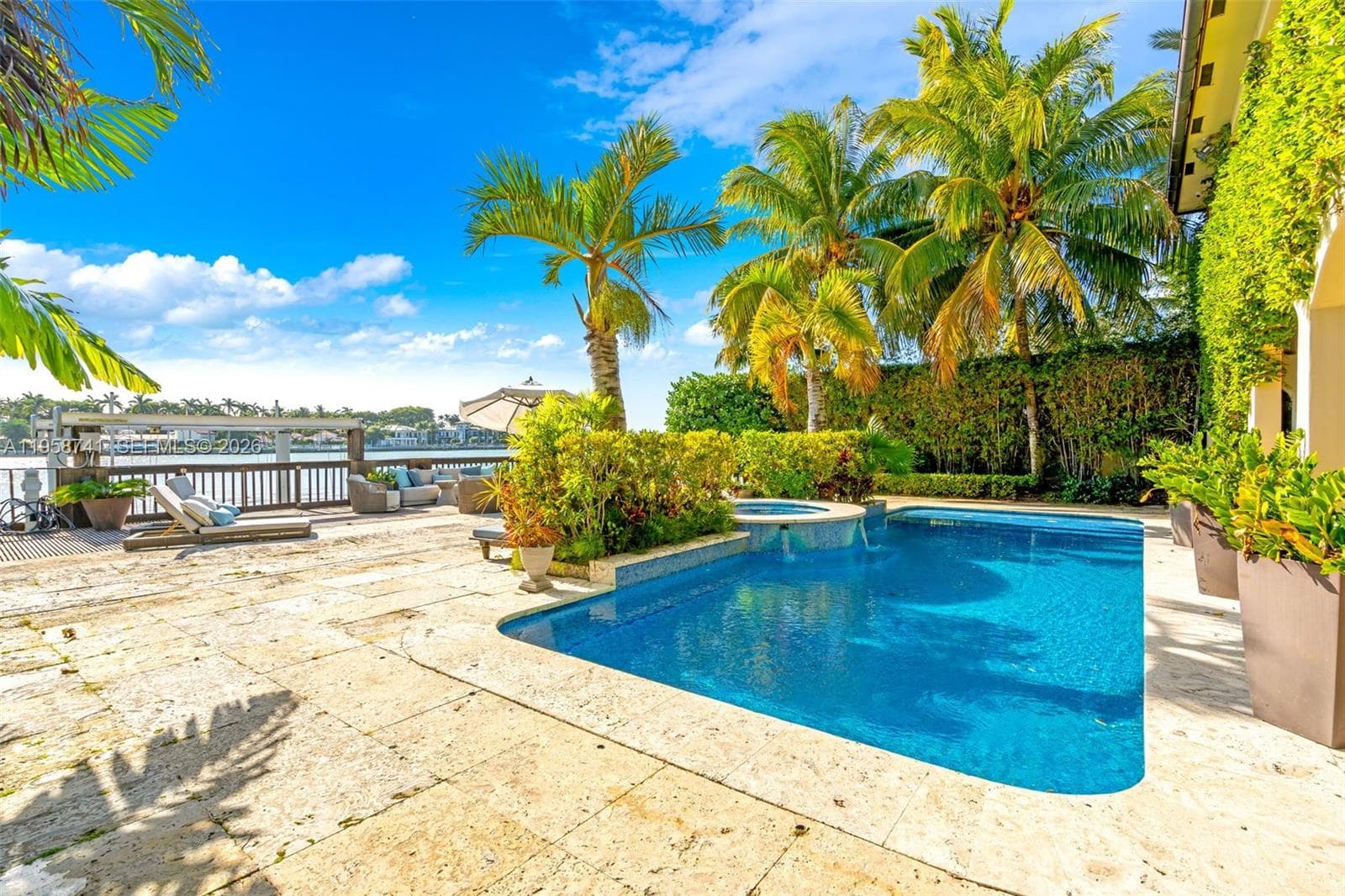 1398 Bay Dr photo 27