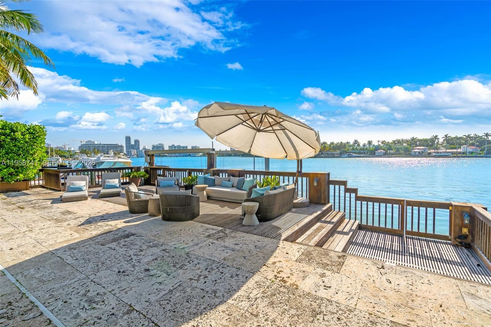 1398 Bay Dr photo 28