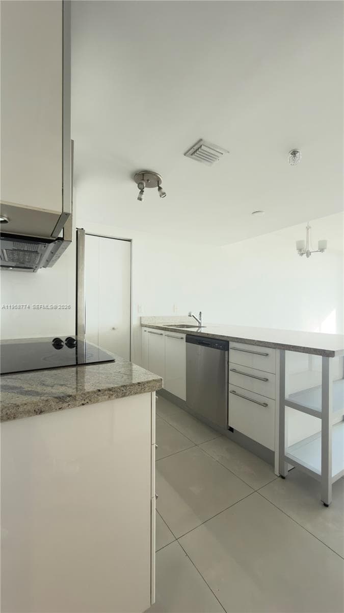 Latitude on the River · #3810 in Miami - Photo 3