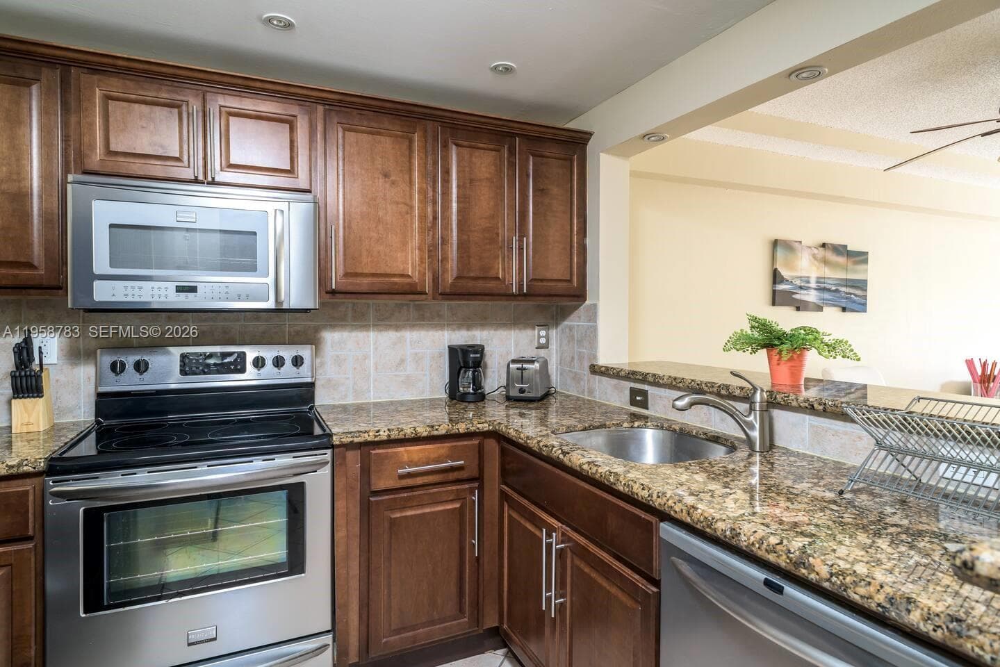 THE ISLES CONDO · #105 in Sunny Isles Beach - Photo 10