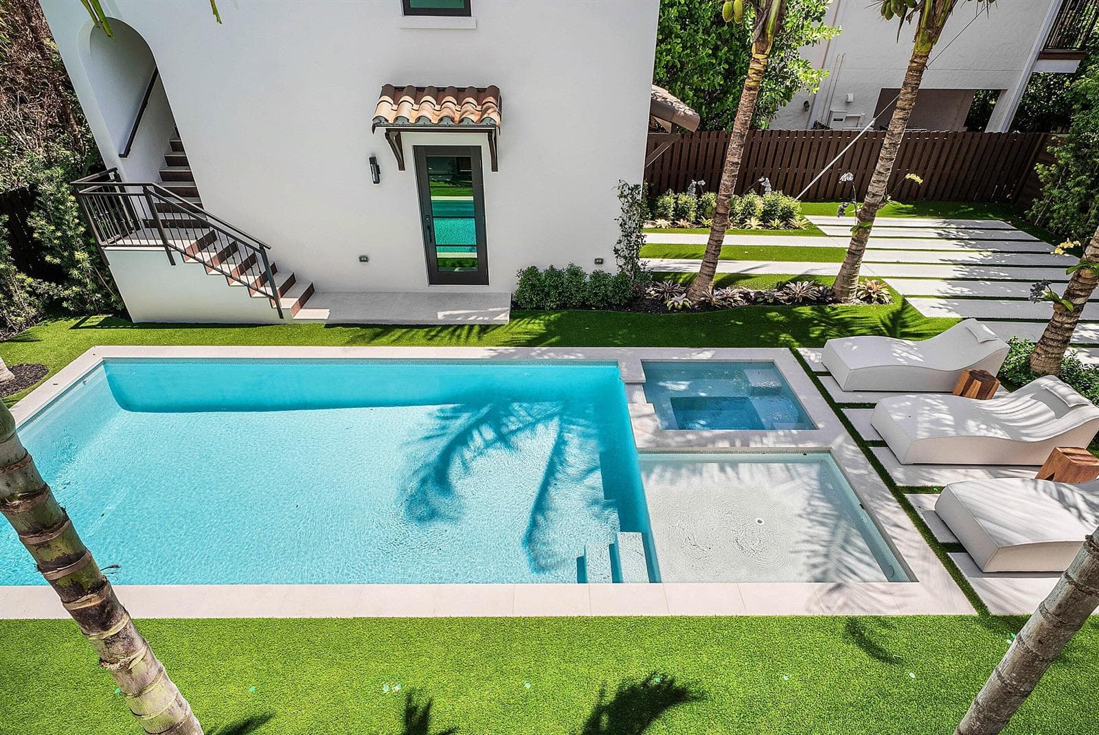 039-230PershingWay-WestPalmBeach-FL-3340
