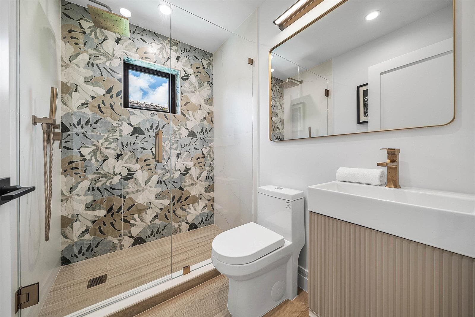 064-230PershingWay-WestPalmBeach-FL-3340