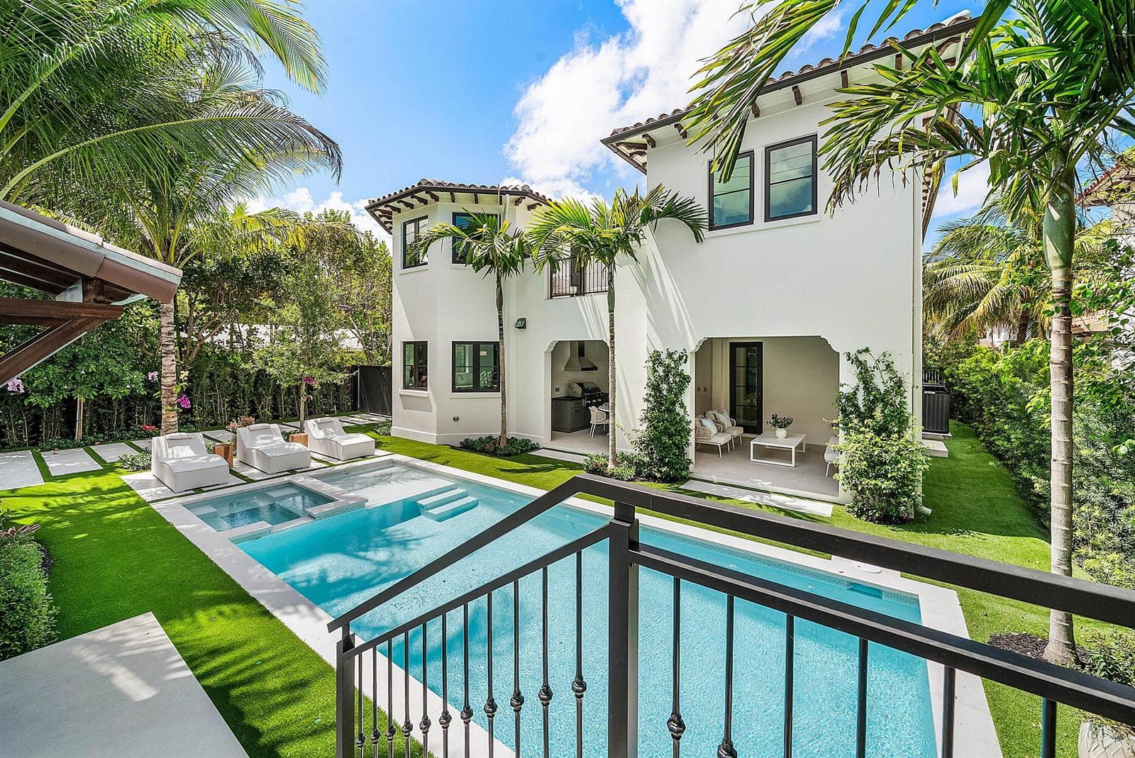 068-230PershingWay-WestPalmBeach-FL-3340
