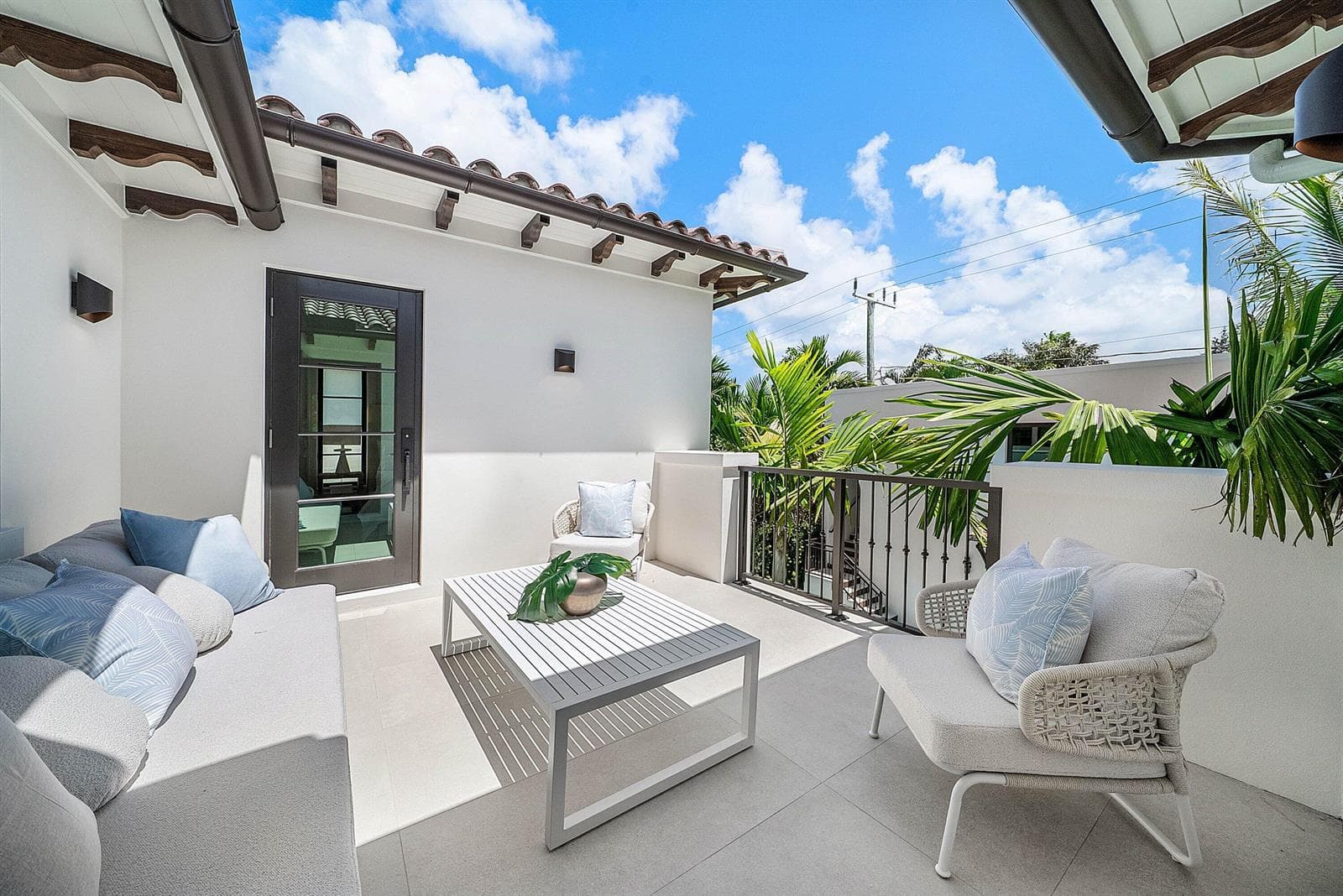 036-230PershingWay-WestPalmBeach-FL-3340
