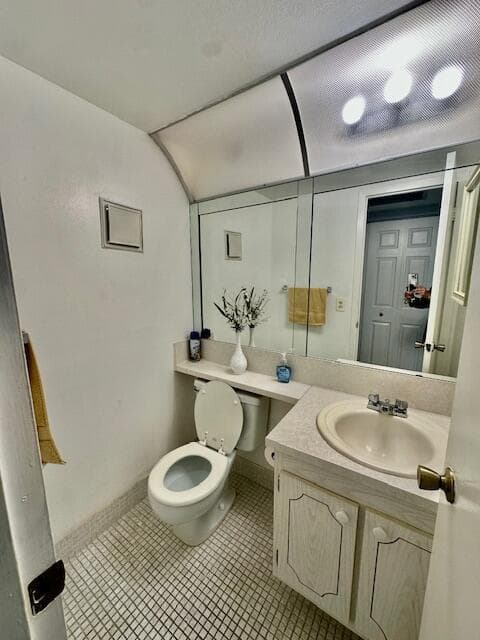 1/2 Bathroom