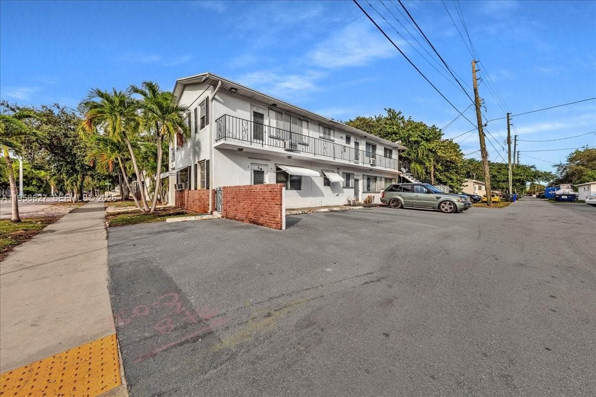 JEFFERSON APTS CO-OP · #9 in Hollywood - Photo 23