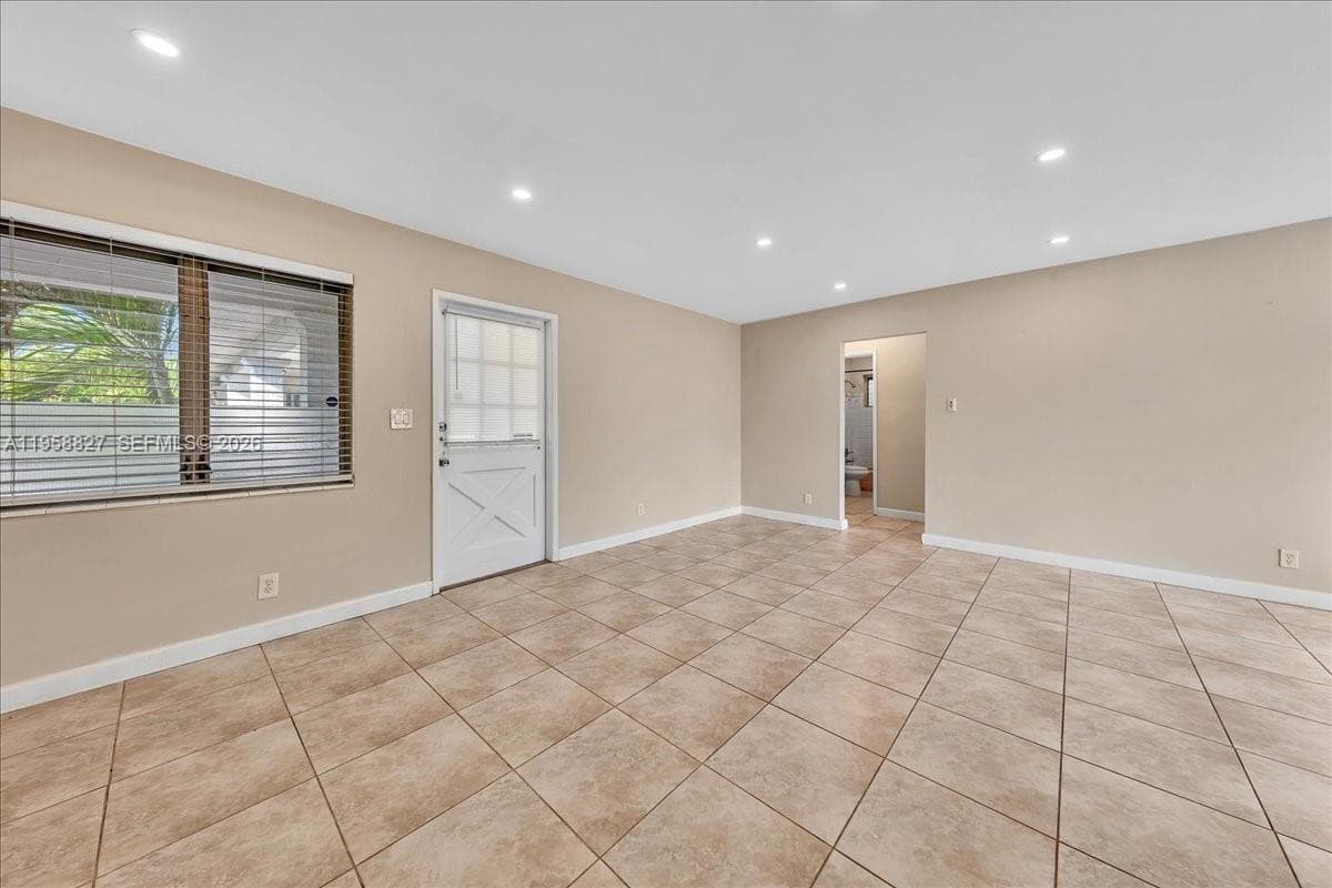 JEFFERSON APTS CO-OP · #9 in Hollywood - Photo 6