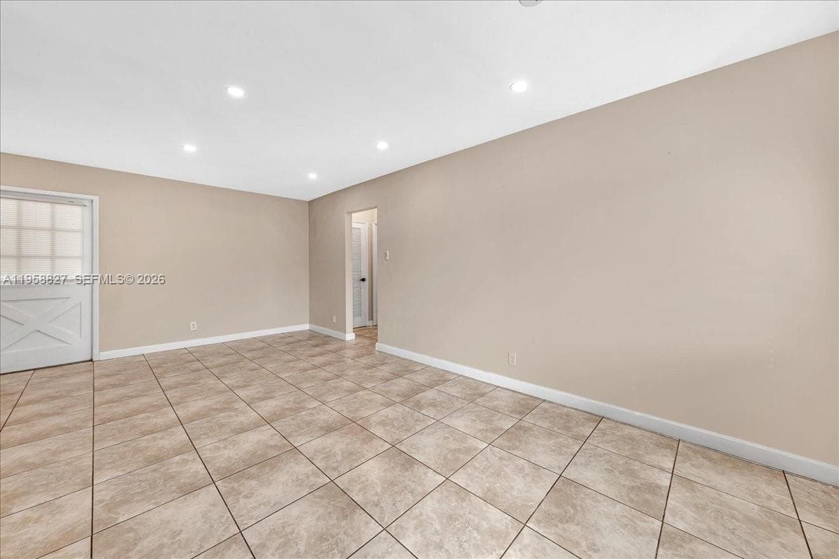 JEFFERSON APTS CO-OP · #9 in Hollywood - Photo 13