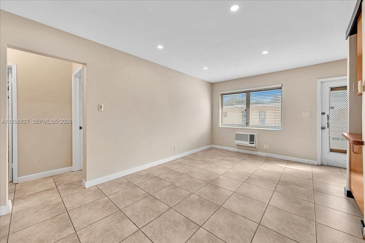 JEFFERSON APTS CO-OP · #9 in Hollywood - Photo 7