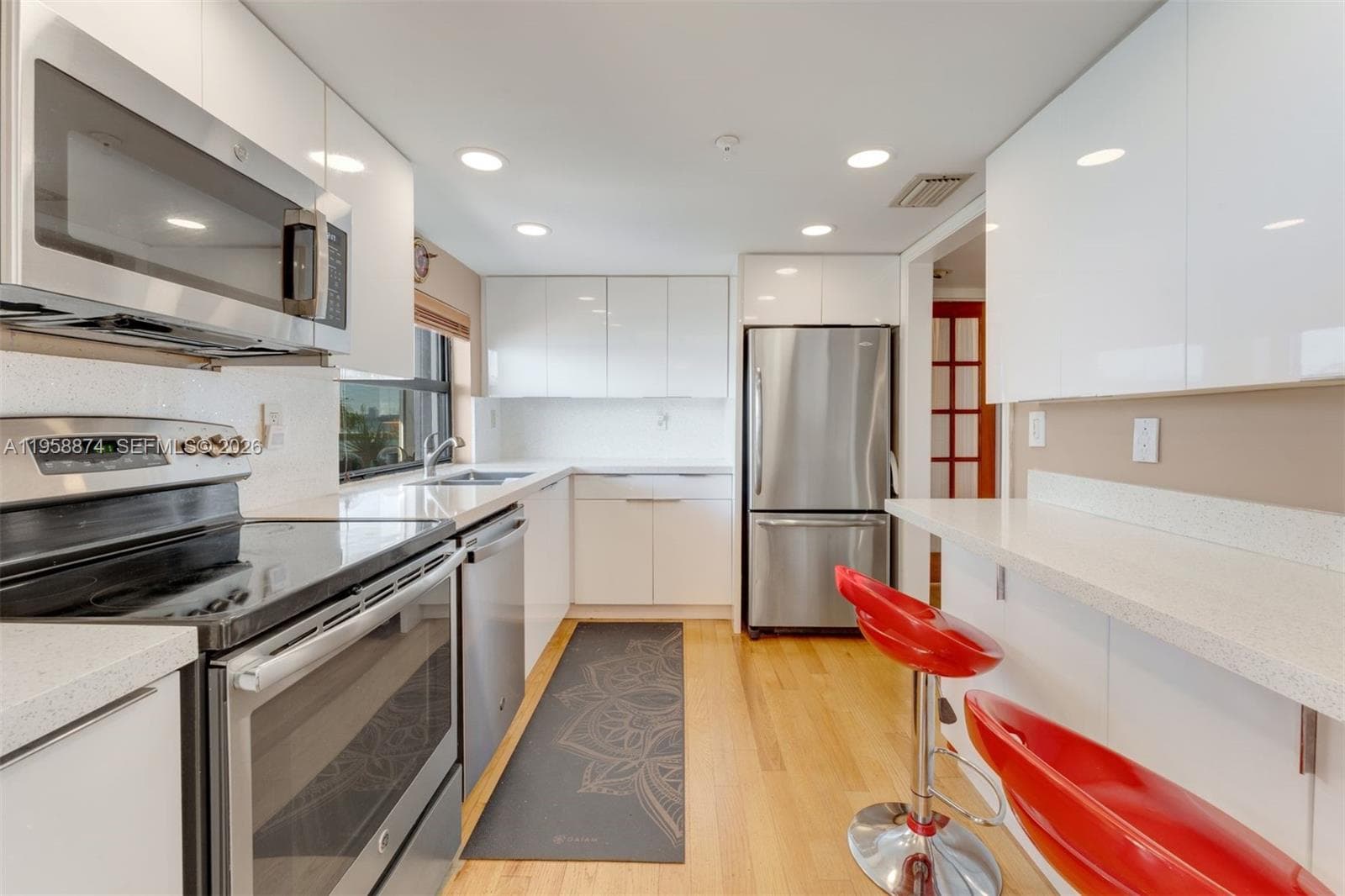 BAYVIEW TOWER CONDO · #201 in Miami - Photo 6