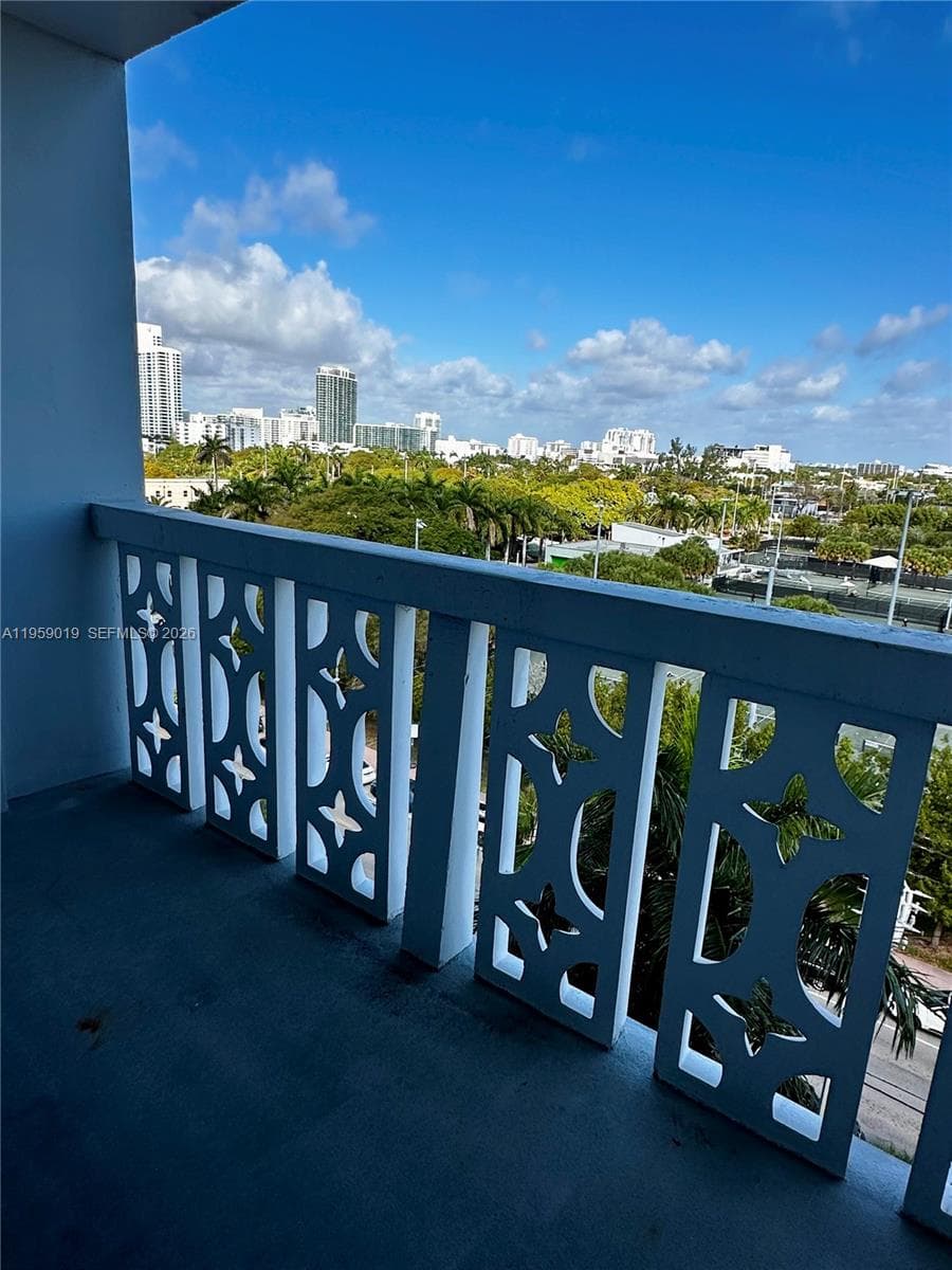 ADMIRAL TOWERS CONDO · #811 in Miami Beach - Photo 10