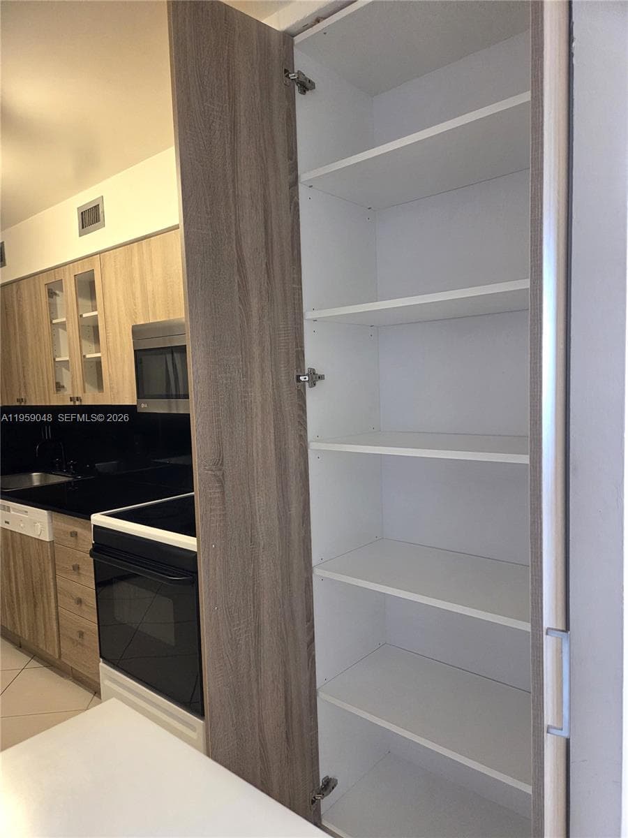 Kitchen Extra Countertop & Storage