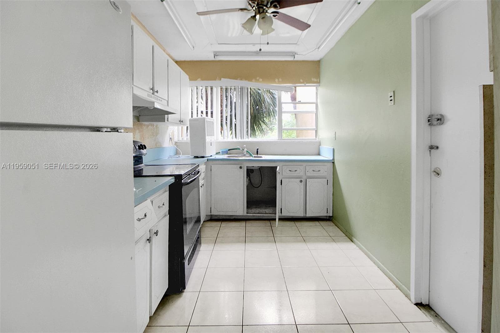 LAKE PARK CONDO · #2F in Miami - Photo 12