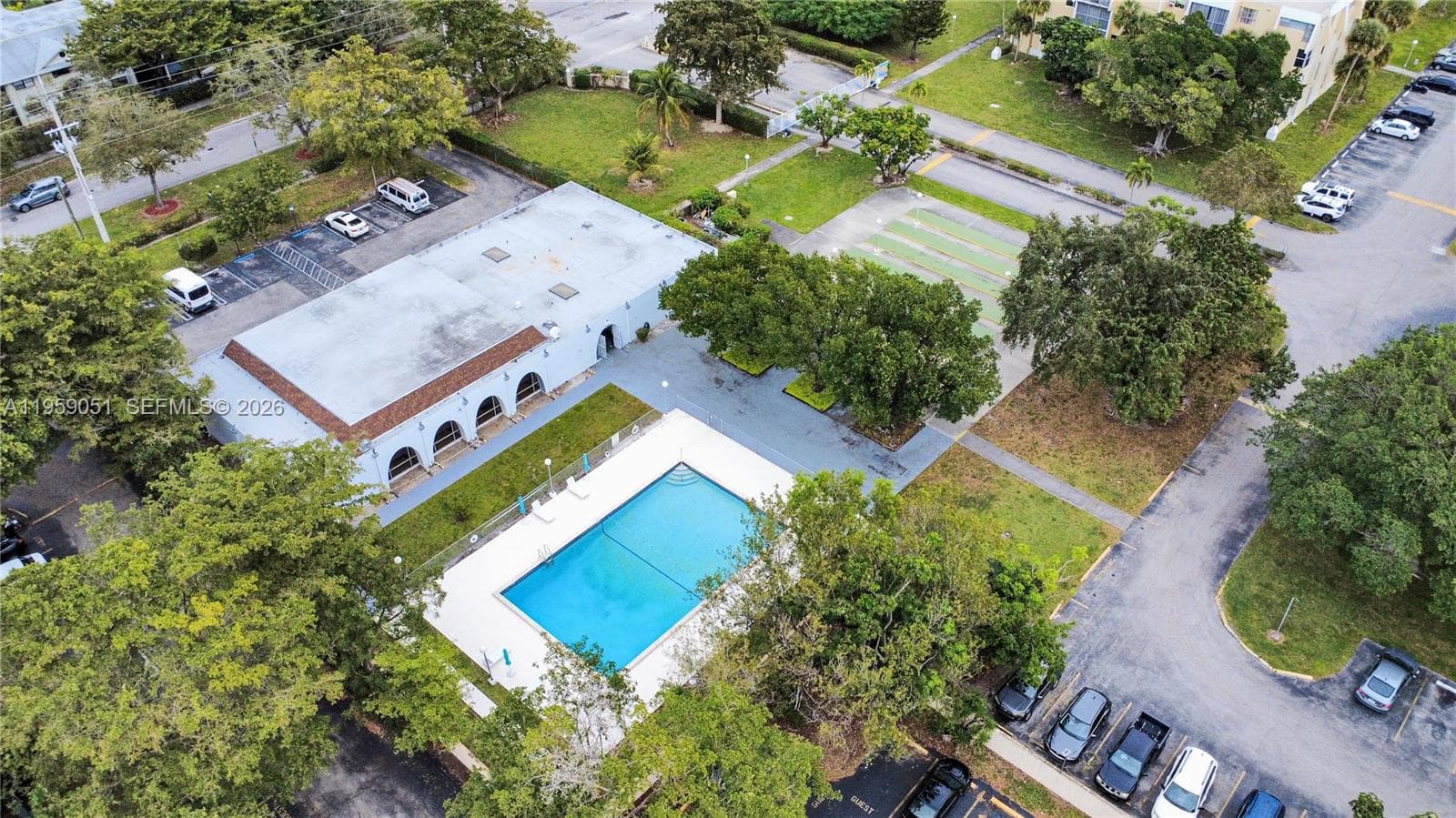 LAKE PARK CONDO · #2F in Miami - Photo 22