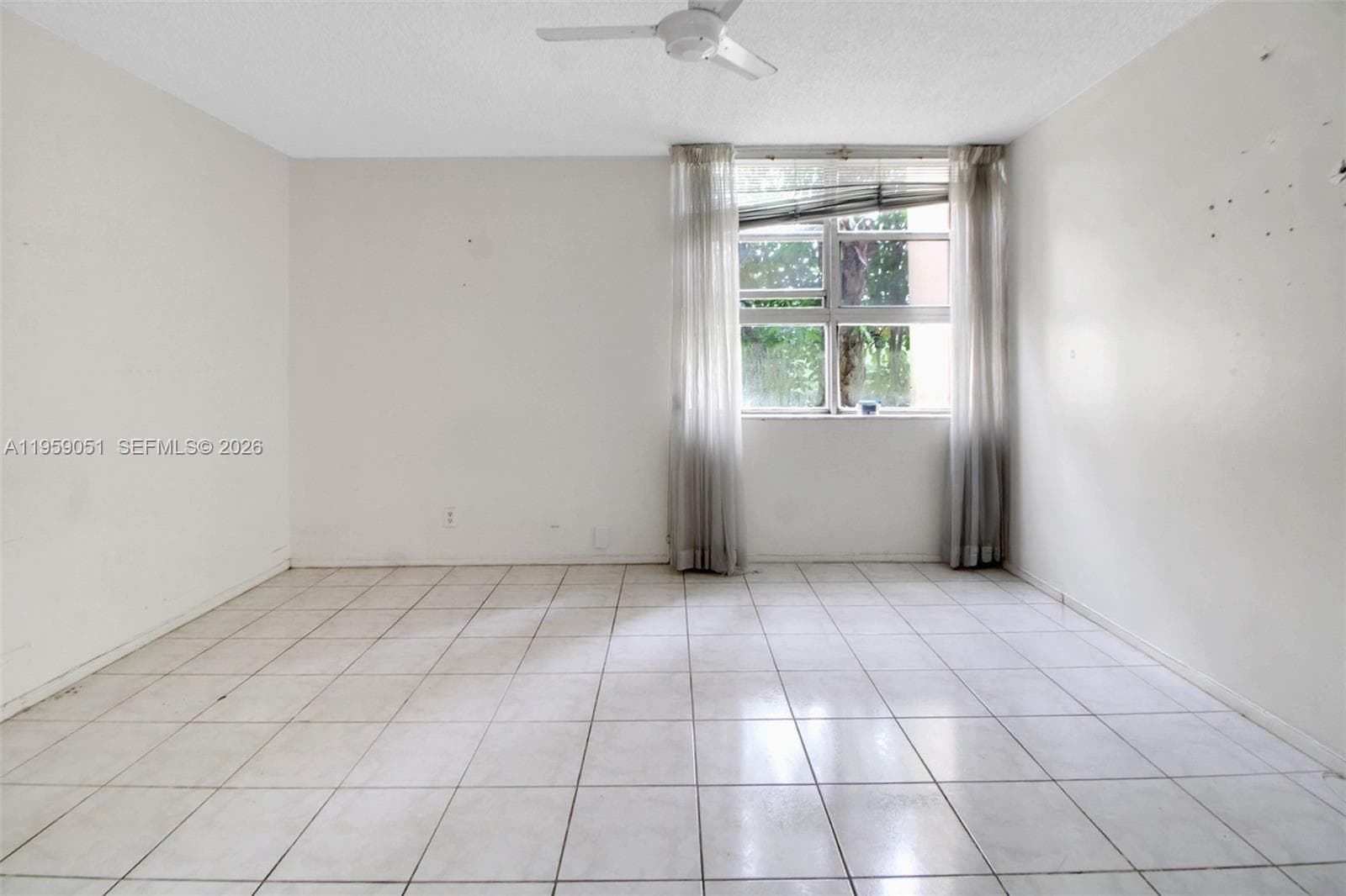 LAKE PARK CONDO · #2F in Miami - Photo 10