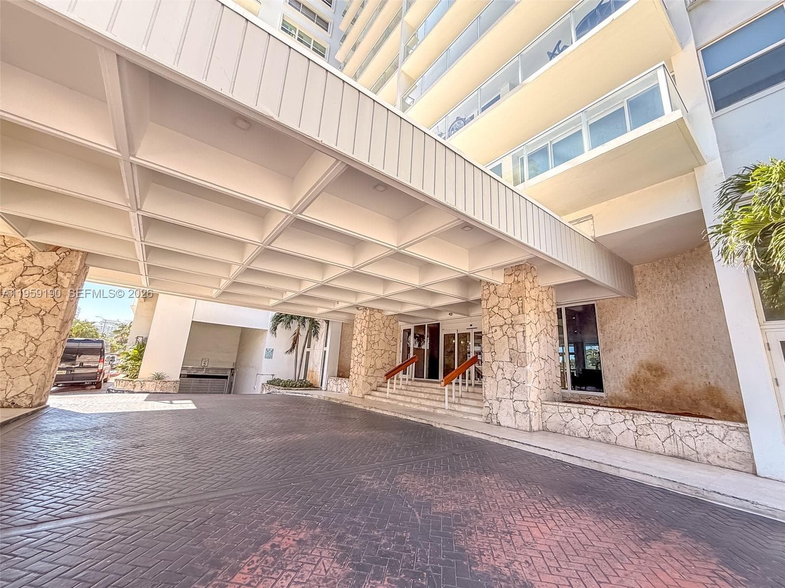 ROYAL EMBASSY CONDO · #6J in Miami Beach - Photo 2