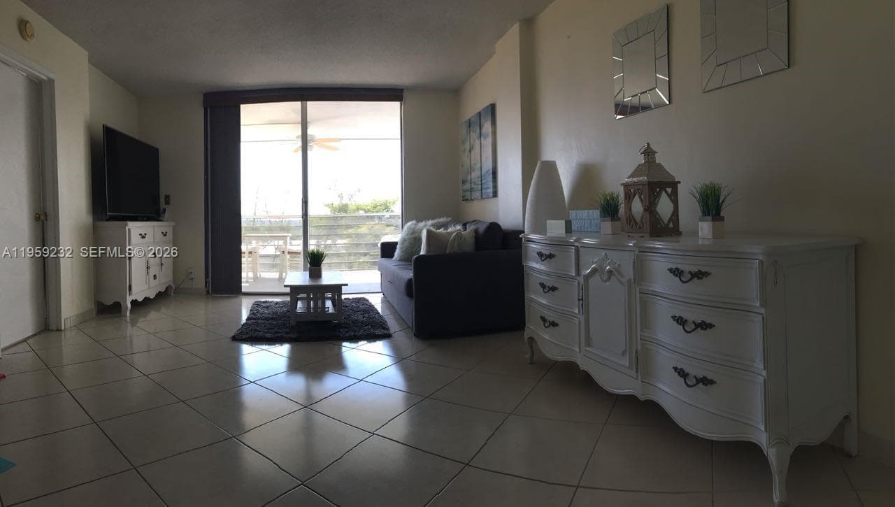 white house · #611 in North Miami Beach - Photo 6