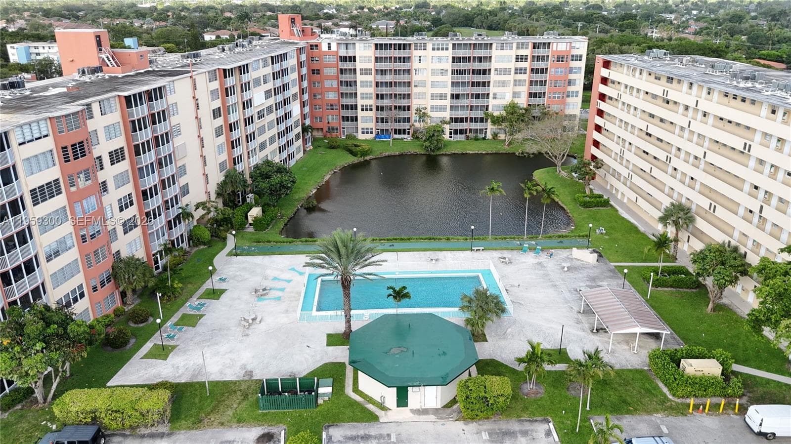 JADE WINDS GROUP-DAISY GAR · #507-1 in Miami - Photo 2