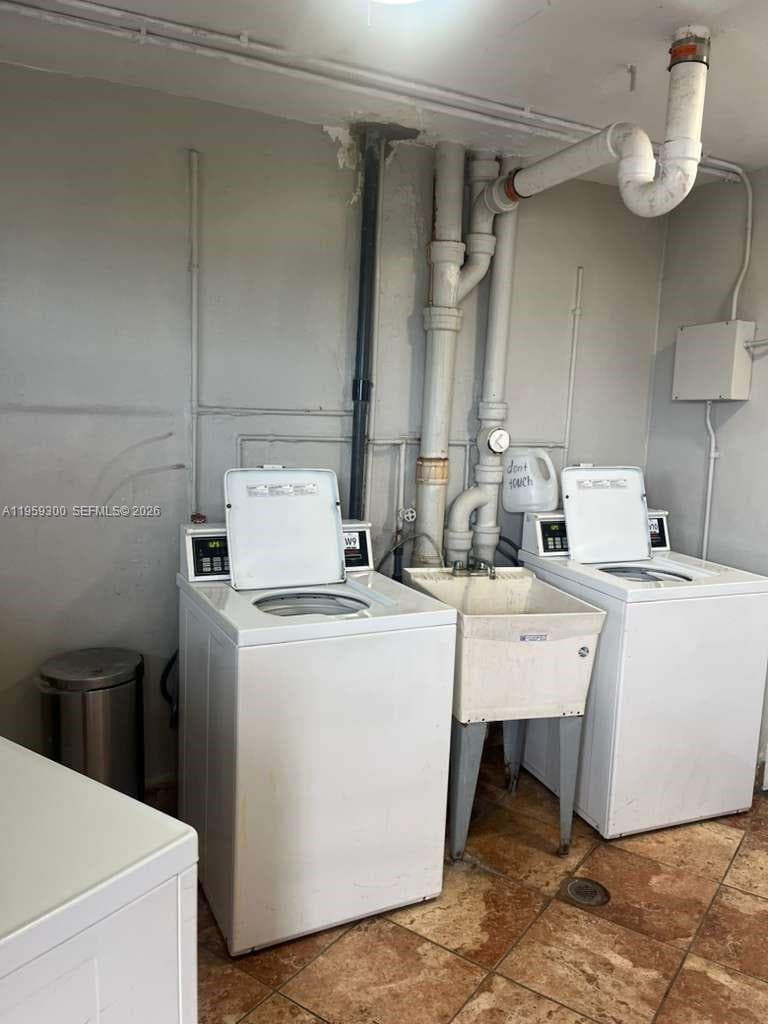 JADE WINDS GROUP-DAISY GAR · #507-1 in Miami - Photo 8