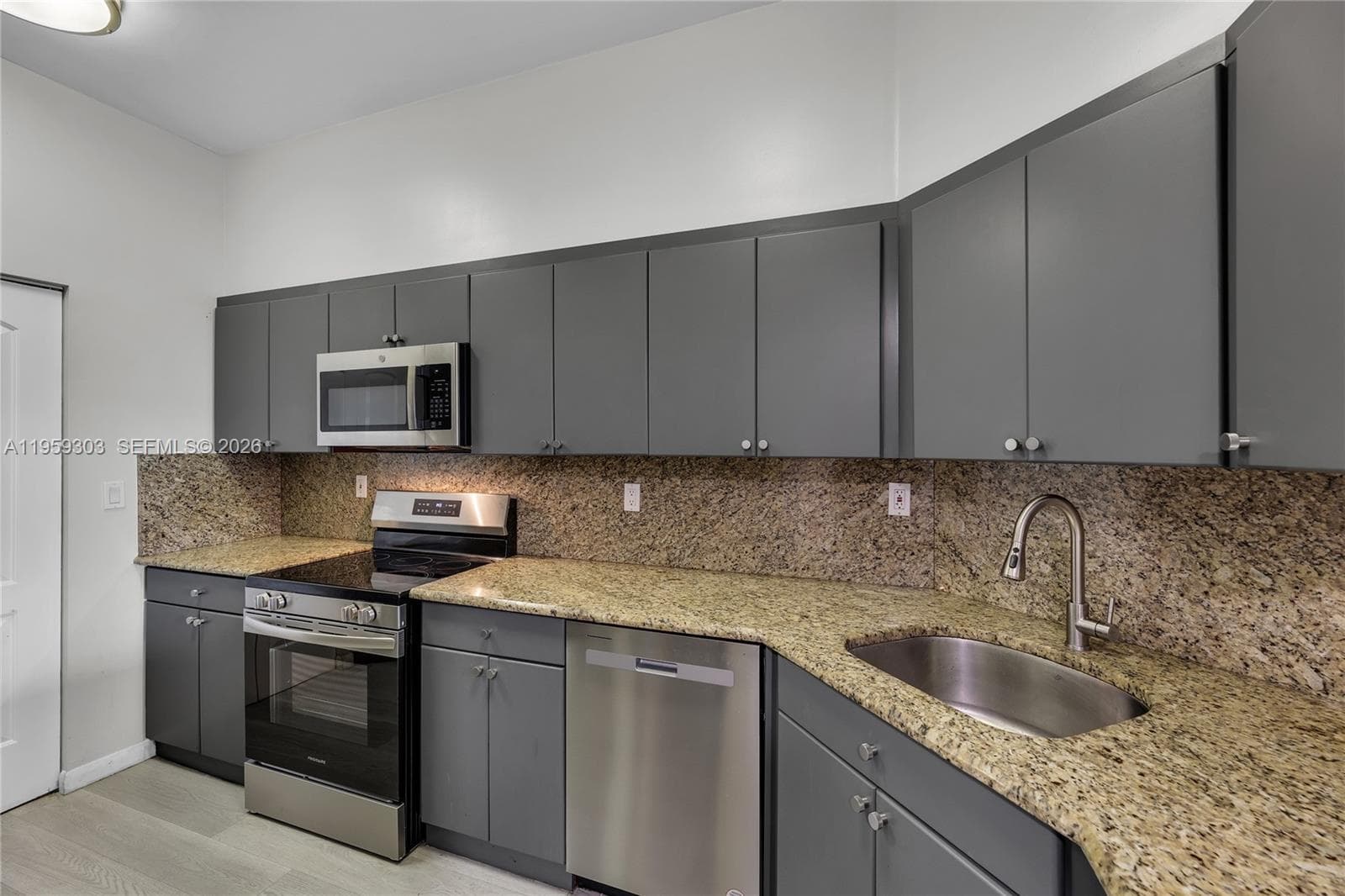 Lots of great counter space. Dishes not included.