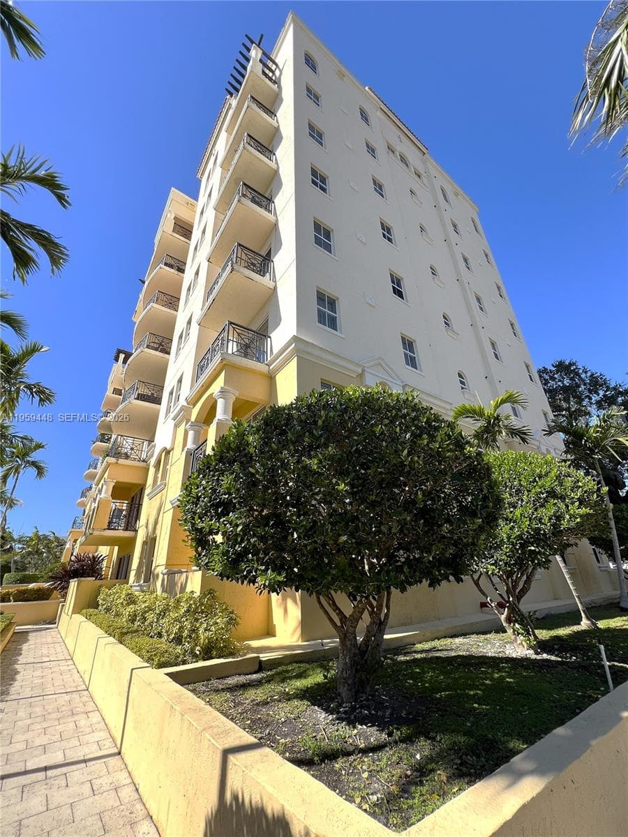 VILLA FLORINI CONDO · #304 in Coral Gables - Photo 3