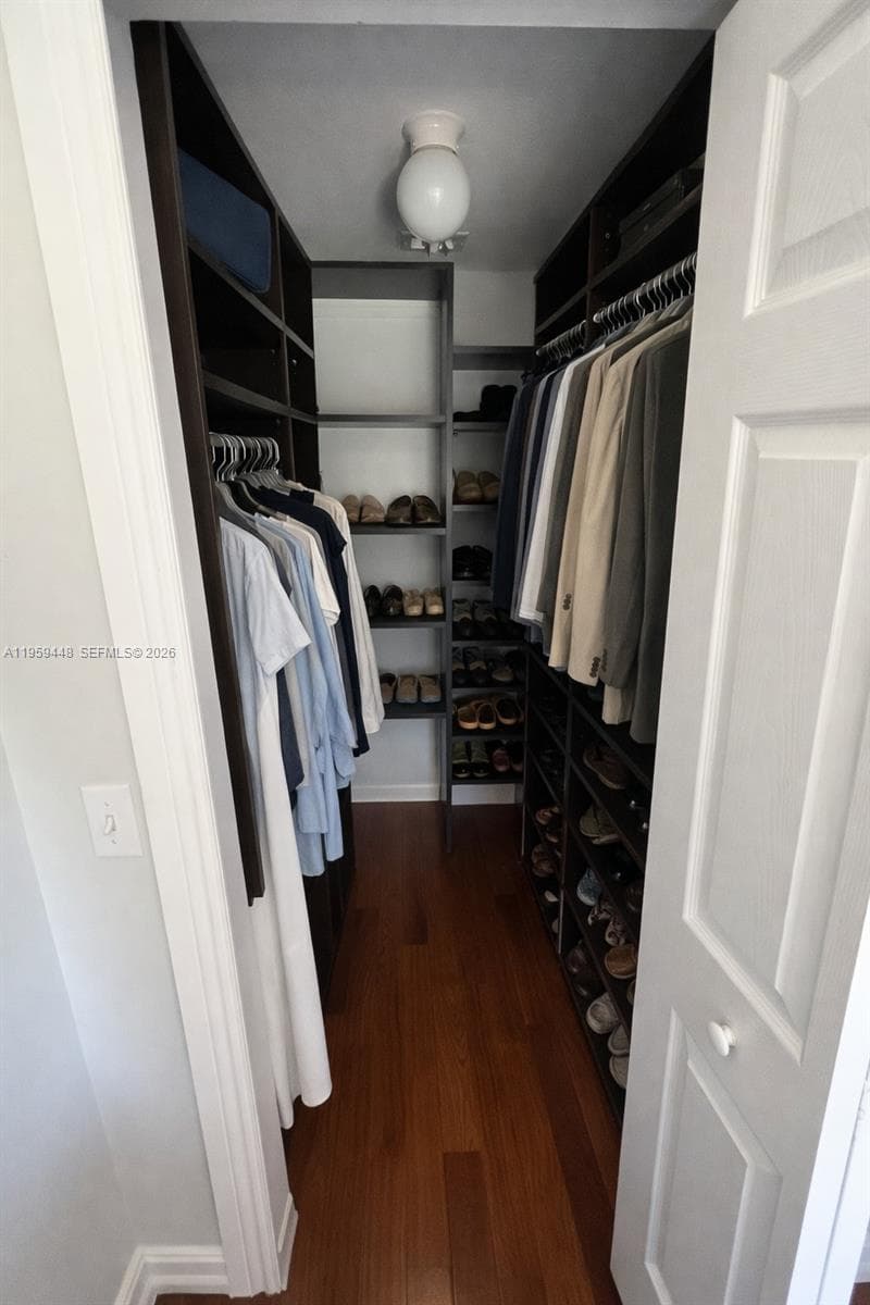 Closet Bedroom 1