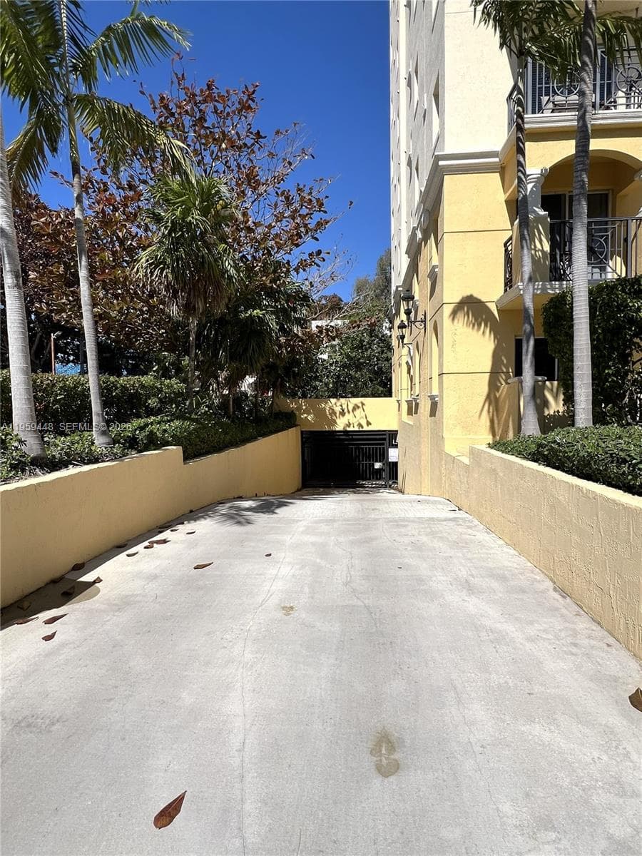 VILLA FLORINI CONDO · #304 in Coral Gables - Photo 11