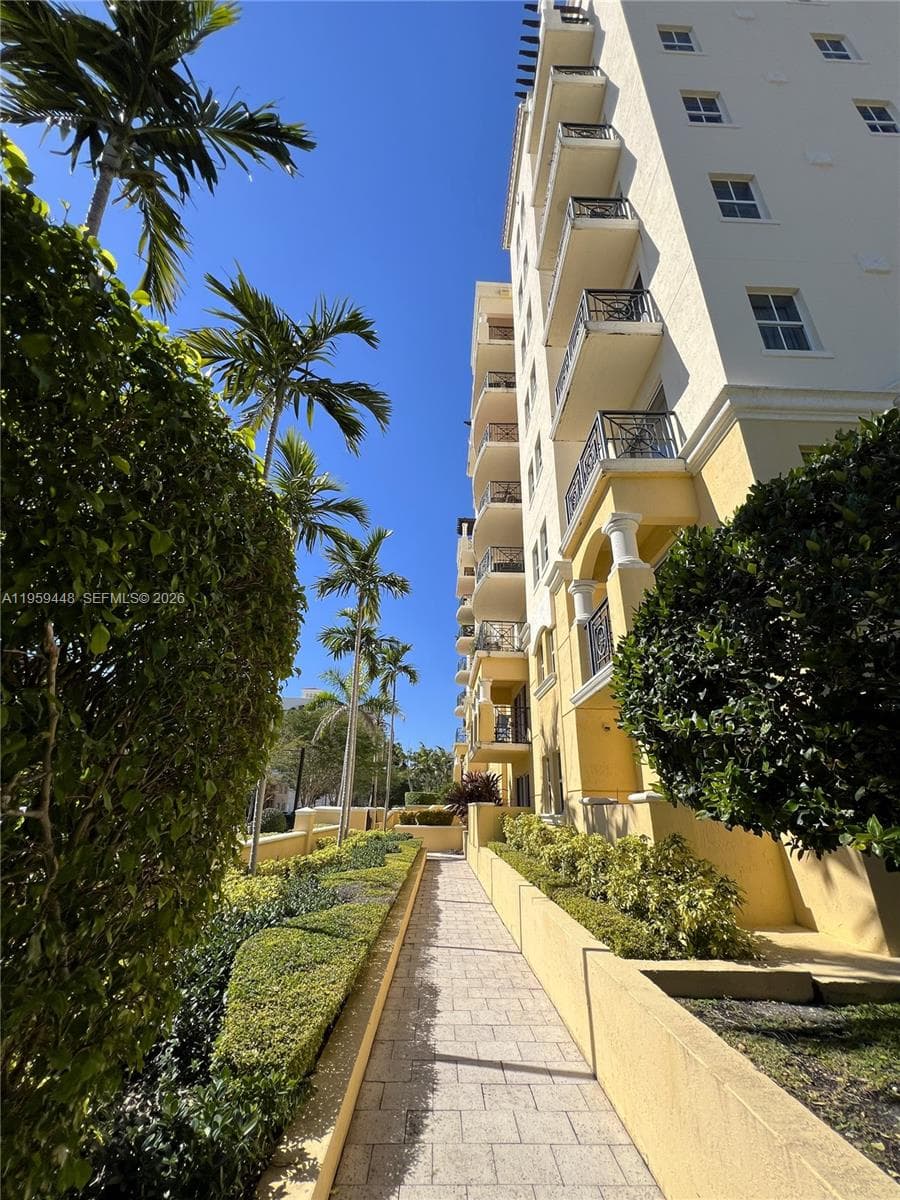 VILLA FLORINI CONDO · #304 in Coral Gables - Photo 4