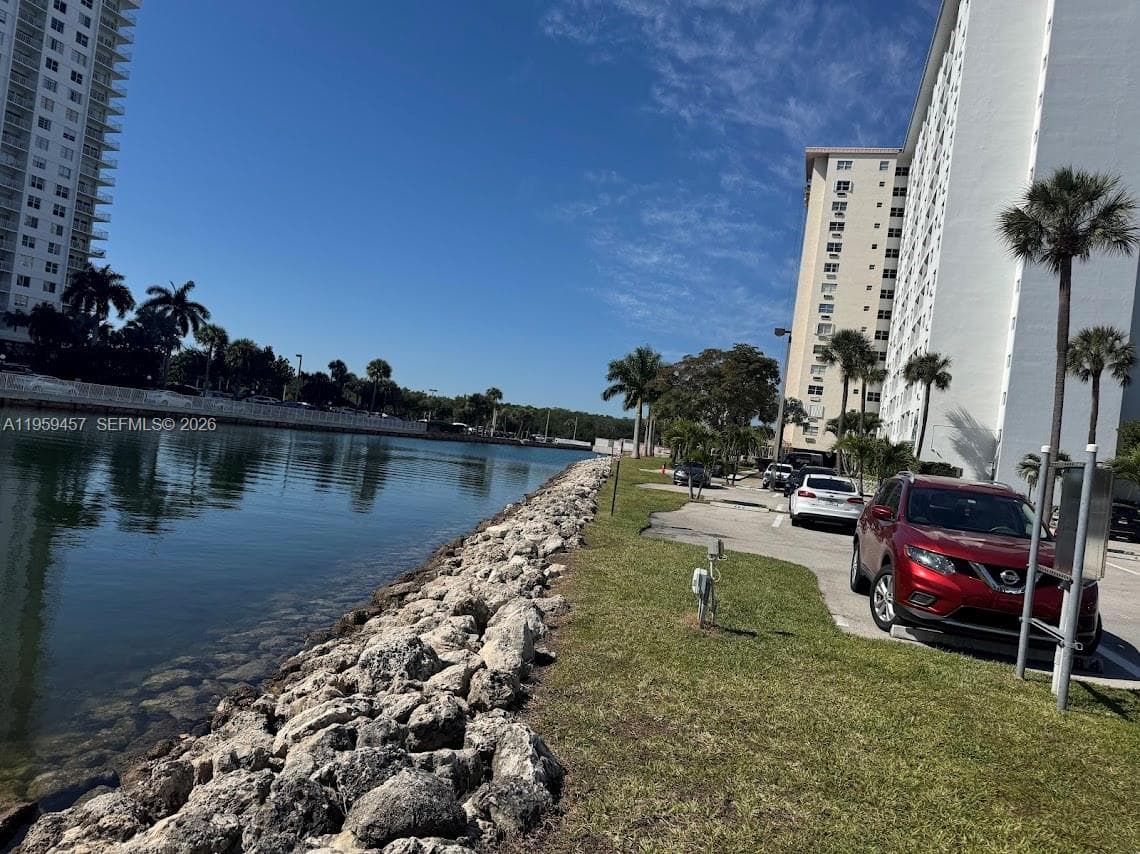 COASTAL TOWERS CONDO · #706 in Sunny Isles Beach - Photo 2