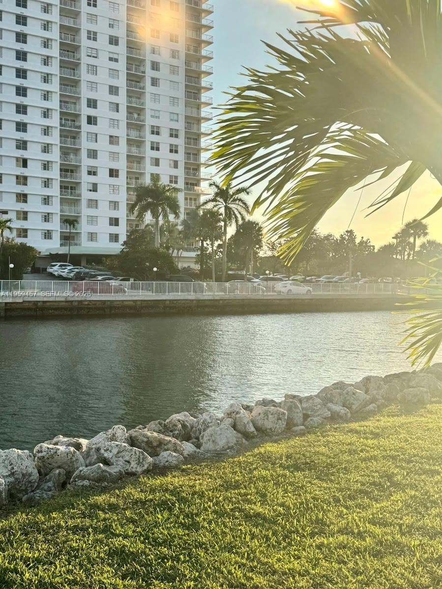 COASTAL TOWERS CONDO · #706 in Sunny Isles Beach - Photo 21