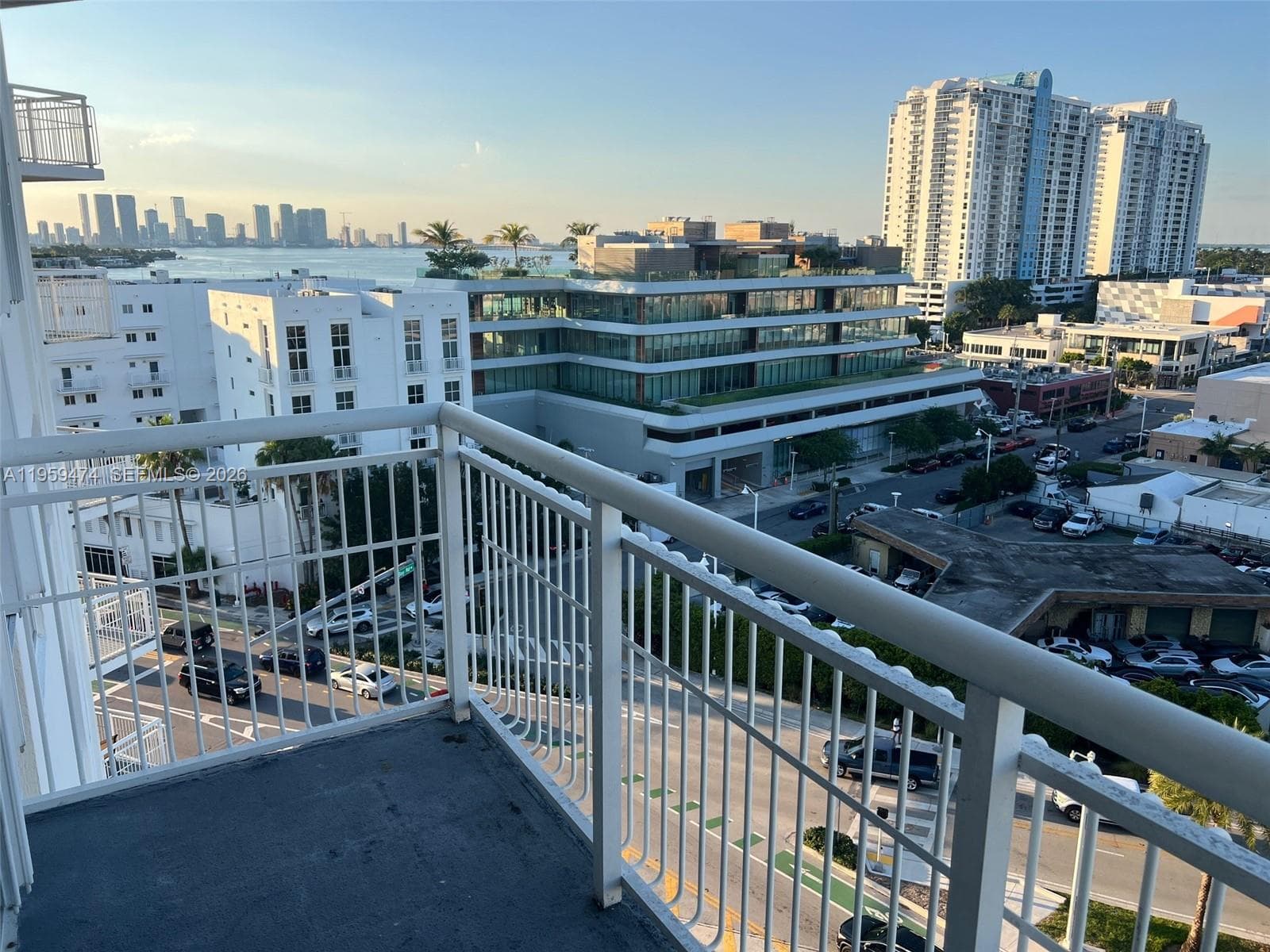 WEST BAY PLAZA CONDO · #1005 in Miami Beach - Photo 2