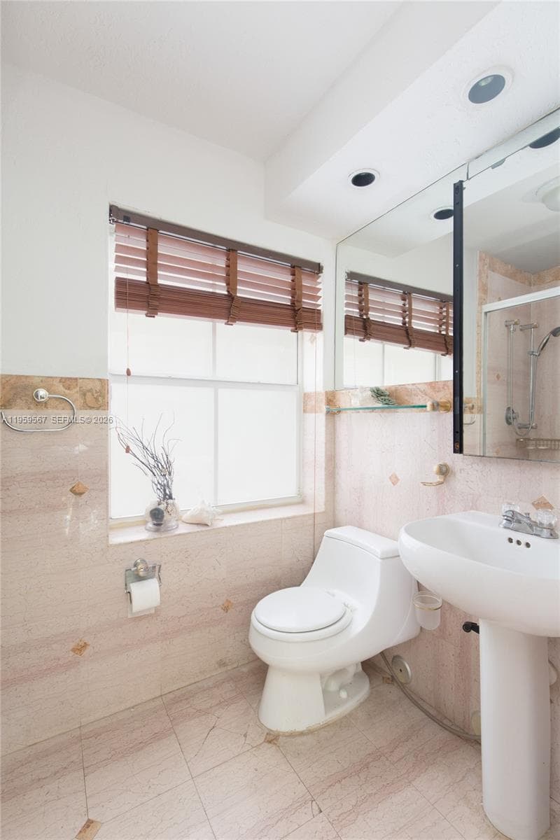 THE HABANA CONDO · #112 in Miami Beach - Photo 13