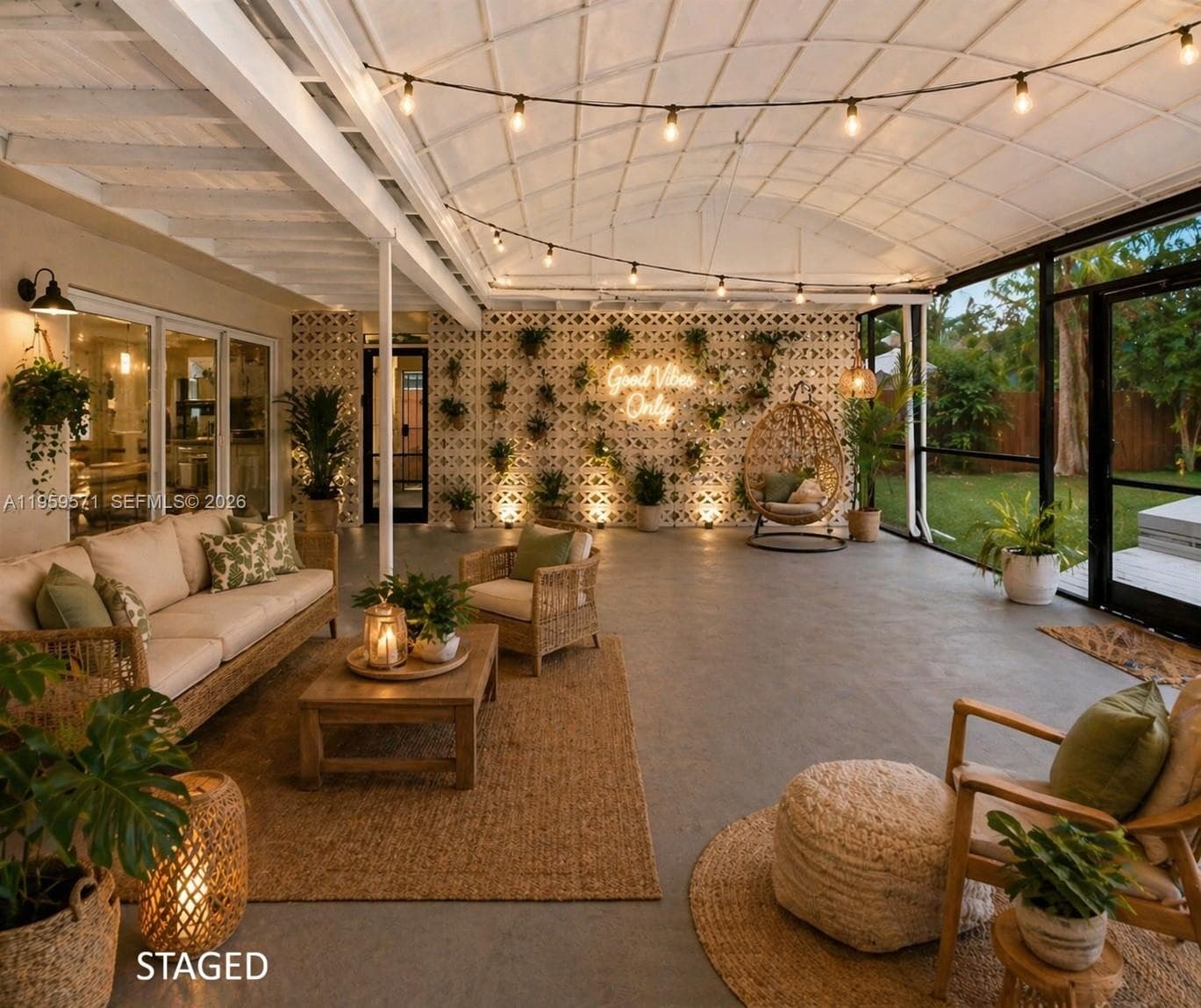 1507 Harding St photo 3