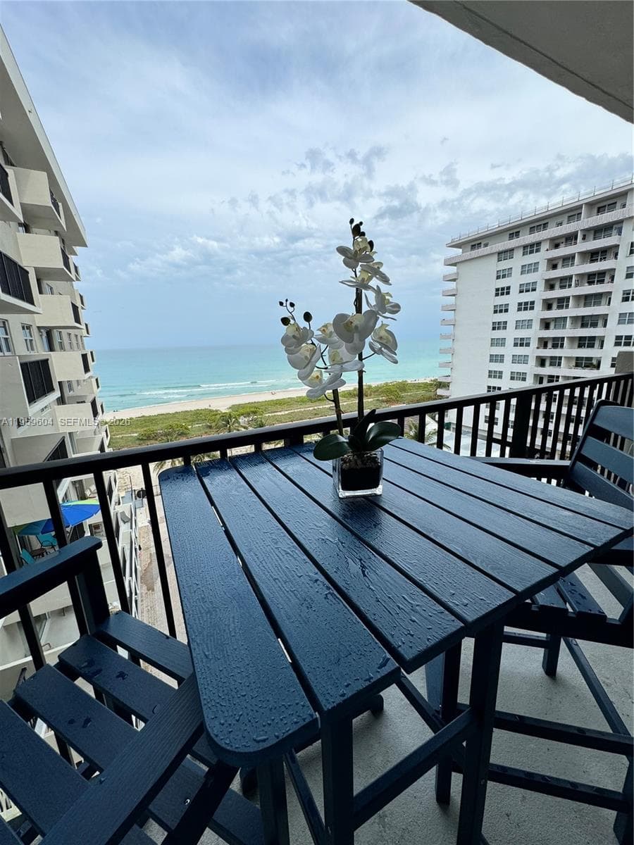 MANATEE CONDO · #810 in Surfside - Photo 2