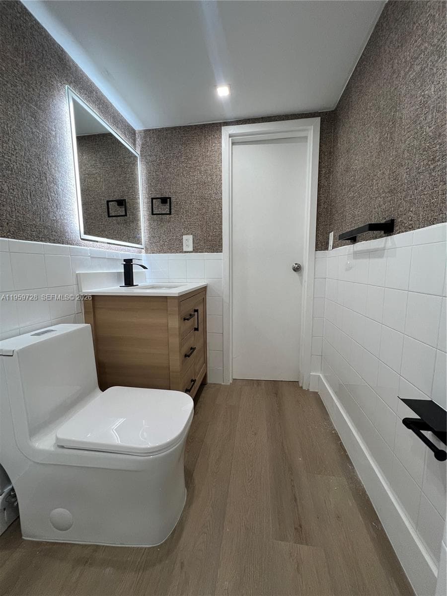 PLAZA OF AMERICAS CONDO P · #124 in Sunny Isles Beach - Photo 9